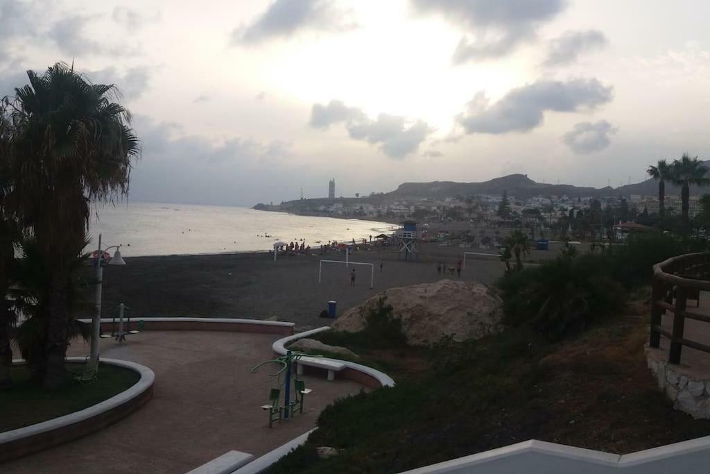 דירות La Cala Del Moral Primera Linea De Playa. Magnifica Urbanizacion מראה חיצוני תמונה